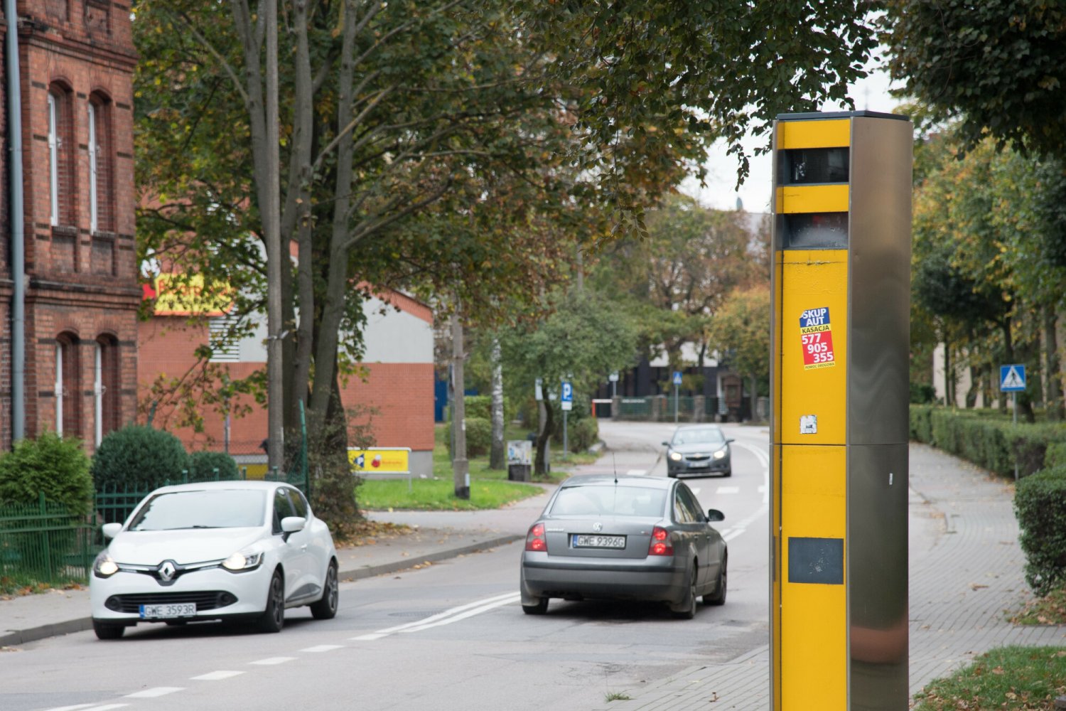 Jak działają fotoradary? Czy robią zdjęcia z obu stron?