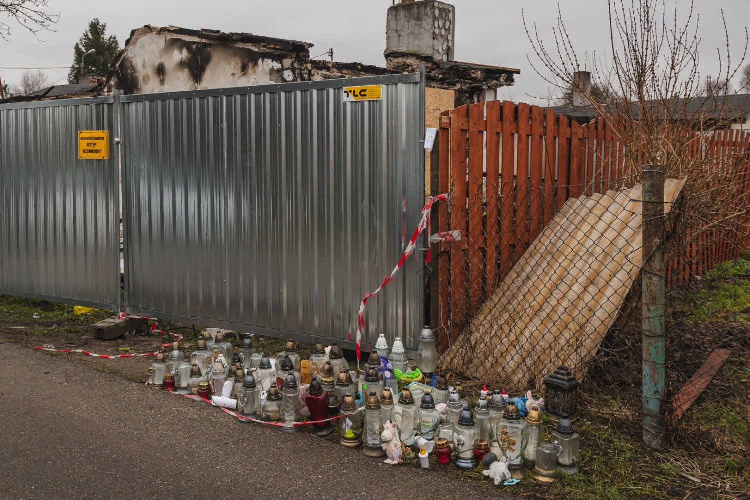 Poruszający gest rodziców dziewczynek, które zginęły w pożarze w gdańskiej dzielnicy Olszynka.