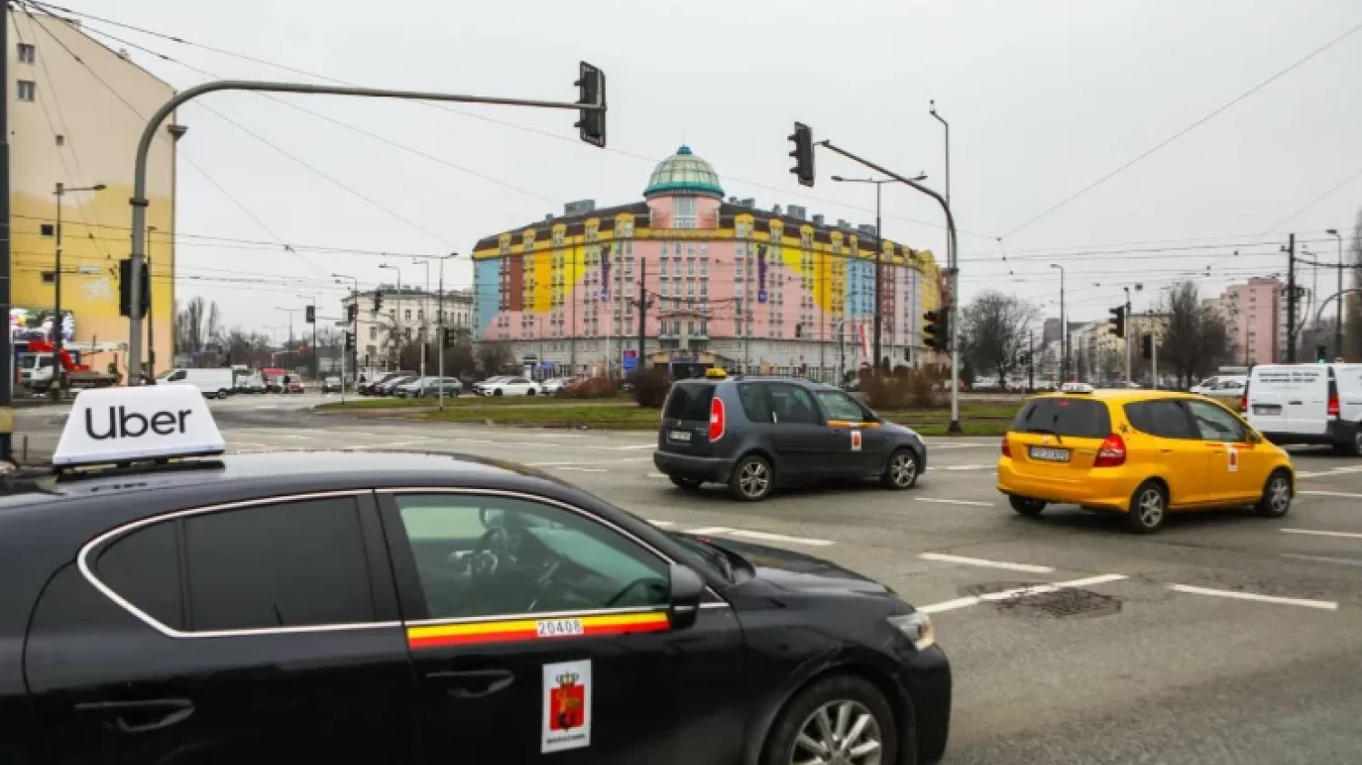 uber cena przejazd kurs bolt freenow zmiana przepisów 2024 polskie prawo jazdy