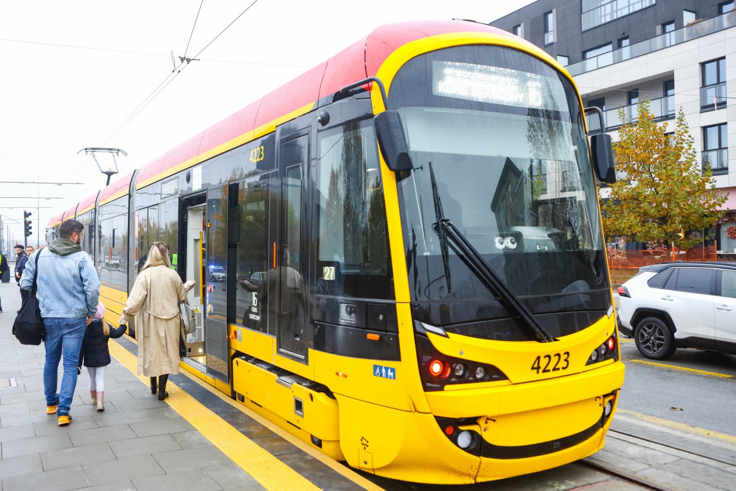Ile może zarobić motorniczy tramwaju w Warszawie? Tramwaje Warszawskie ogłosiły rekrutację na stanowisko.