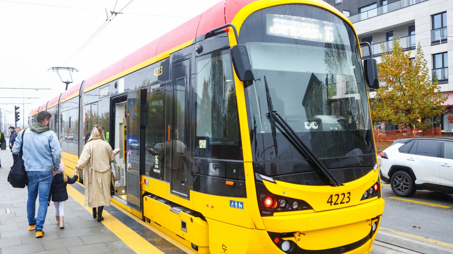 Ile może zarobić motorniczy tramwaju w Warszawie? Tramwaje Warszawskie ogłosiły rekrutację na stanowisko.