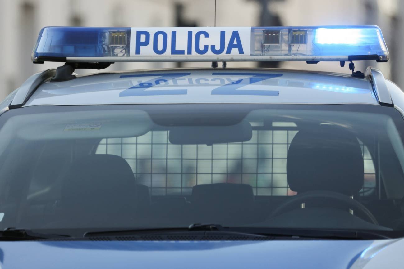 Toruń: dramatyczna akcja policji. 16-latka stała już przy barierkach mostu