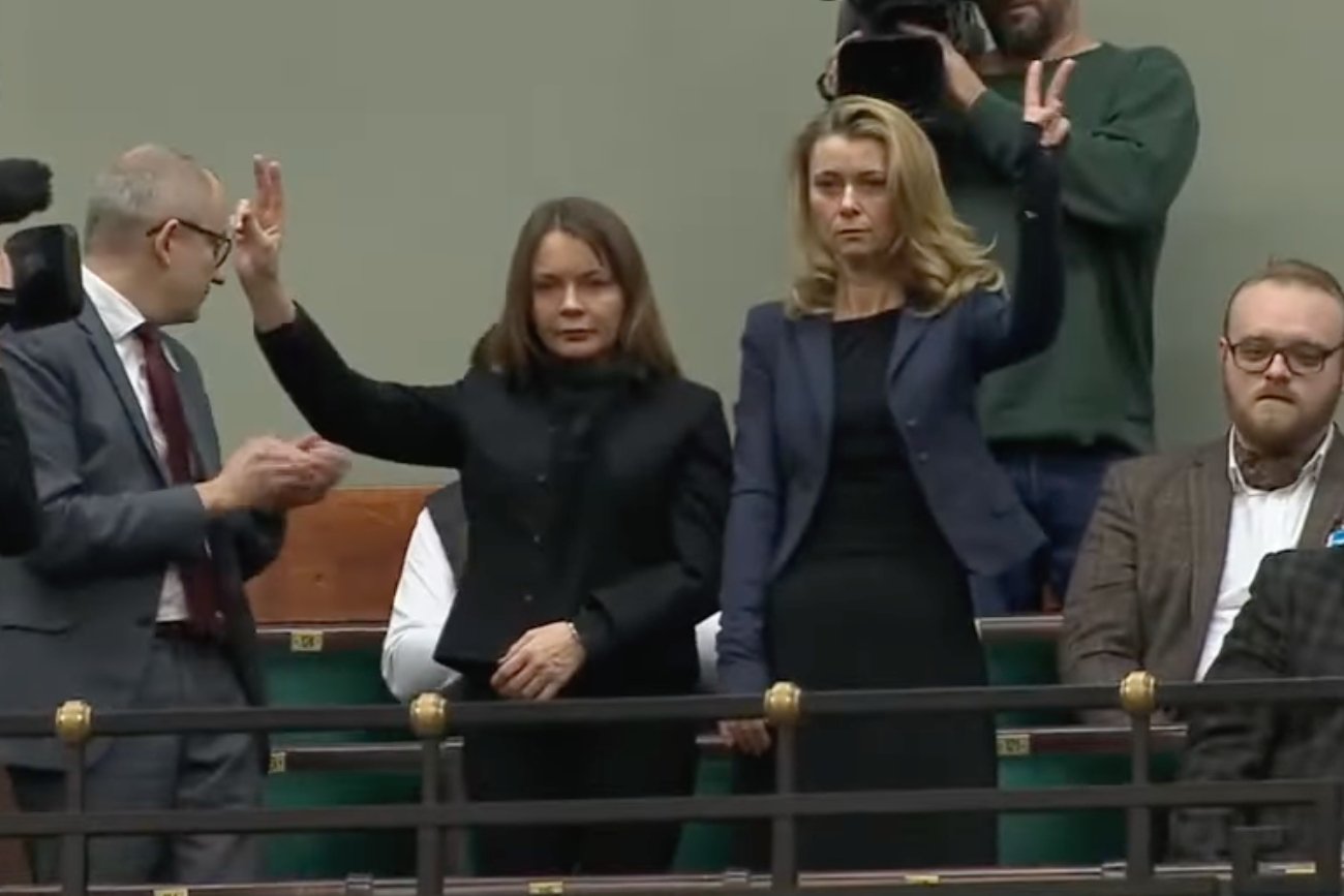 Stylistka modowa o żonach Wąsika i Kamińskiego. Nazwała je cierpiętnicami