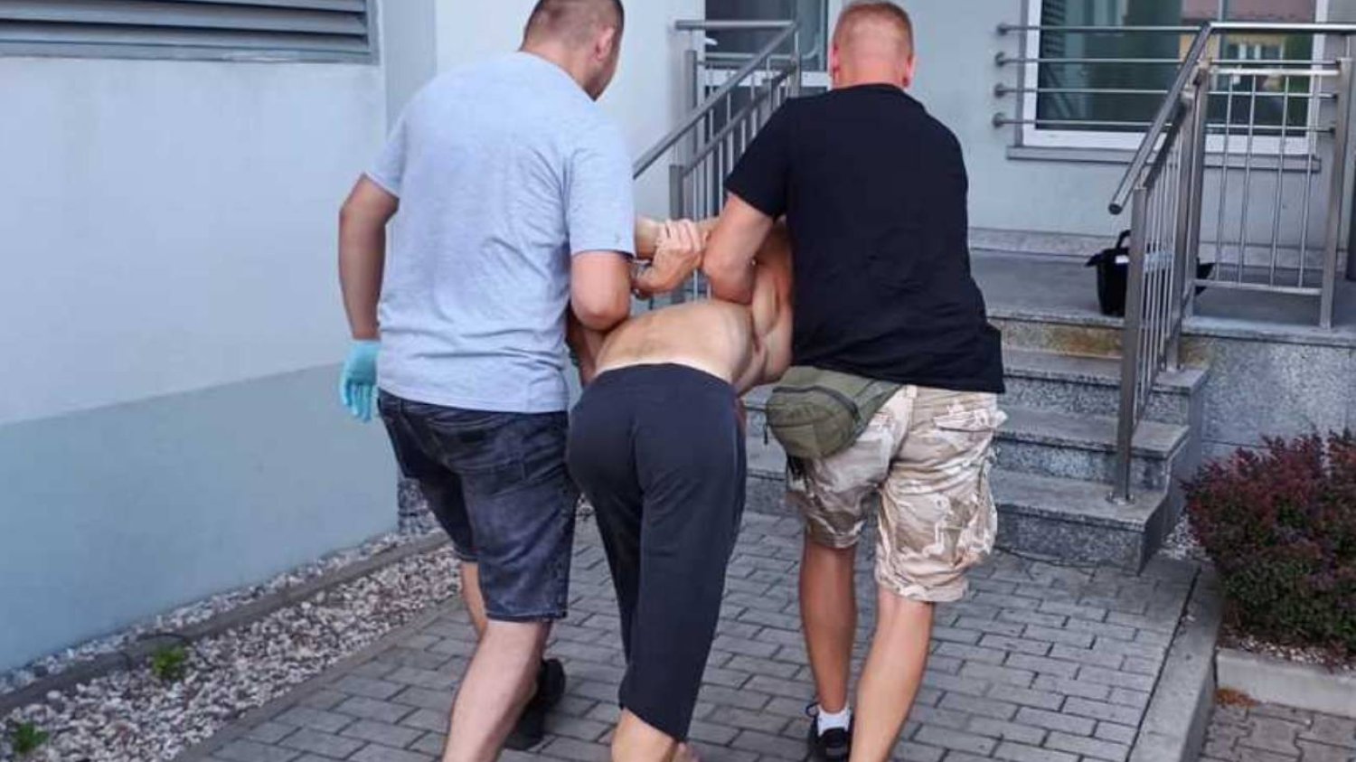 Opoczno: trójka nastolatków podpaliła mężczyznę. 20-latek zmarł