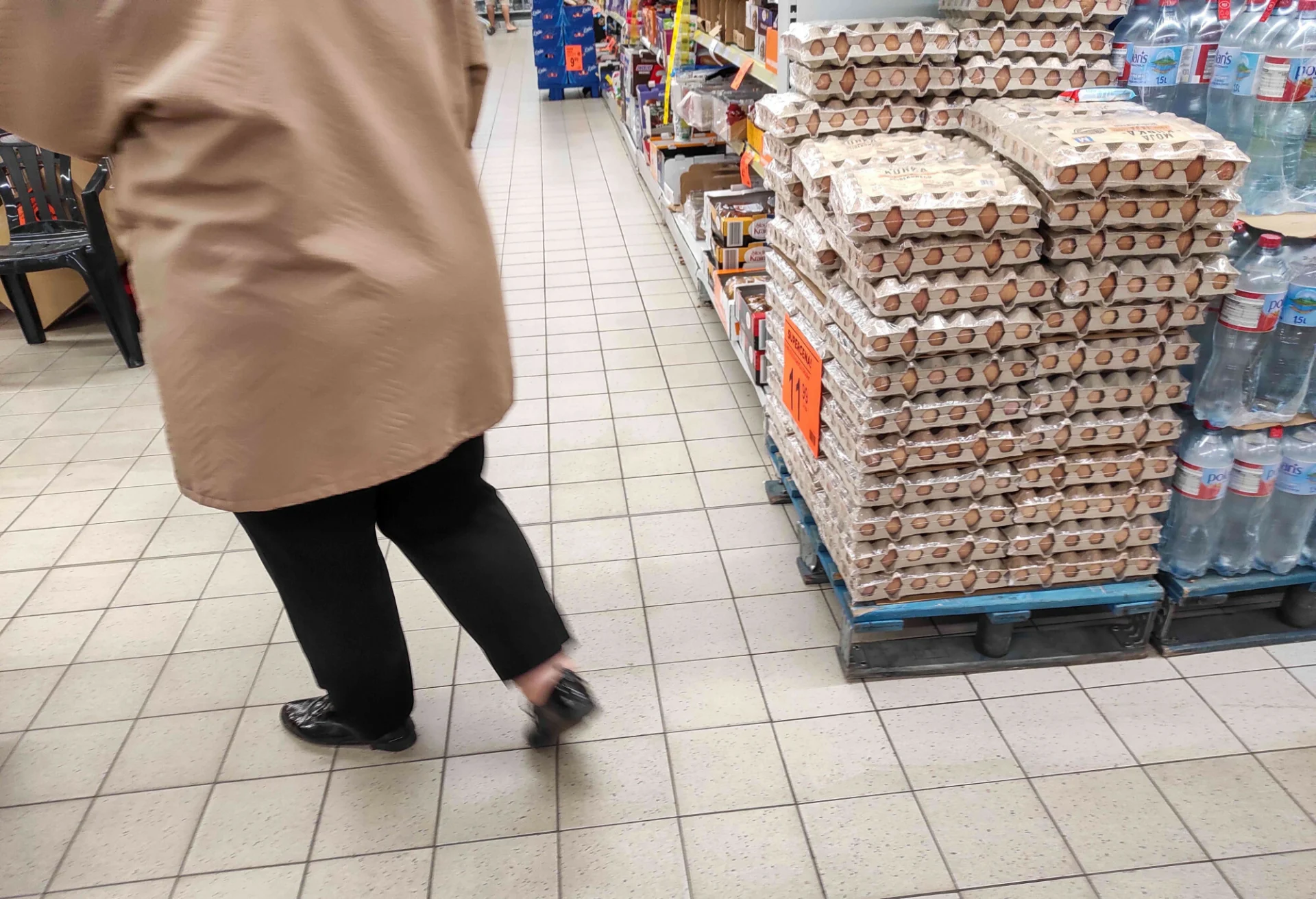 Skandal w wojnie cenowej Lidla z Biedronką. Jaja sprzedawano prawie 50 proc. ceny zakupu.
