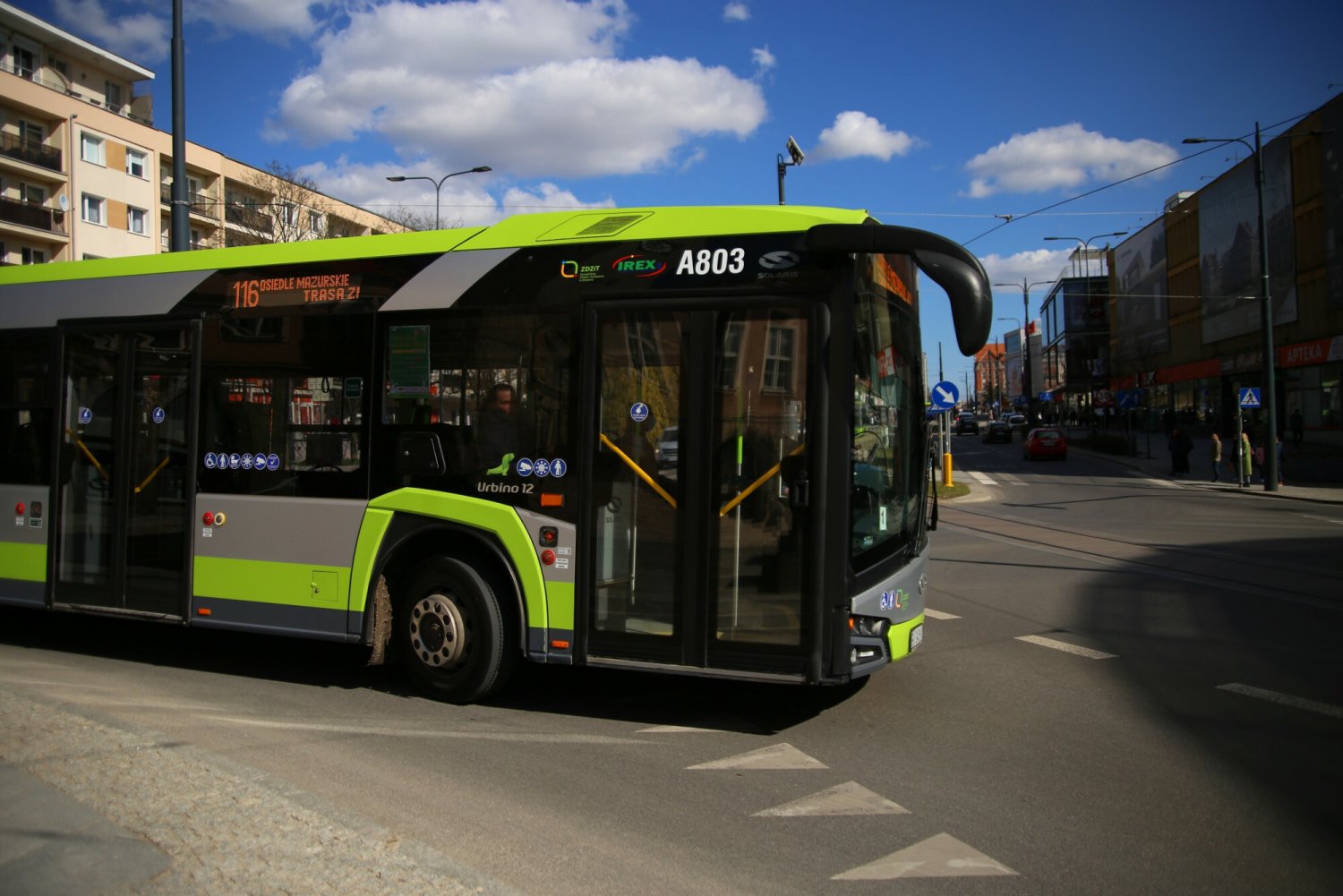 Olsztyn. Kierowca autobusu wyrzucił 5-latka z tatą.