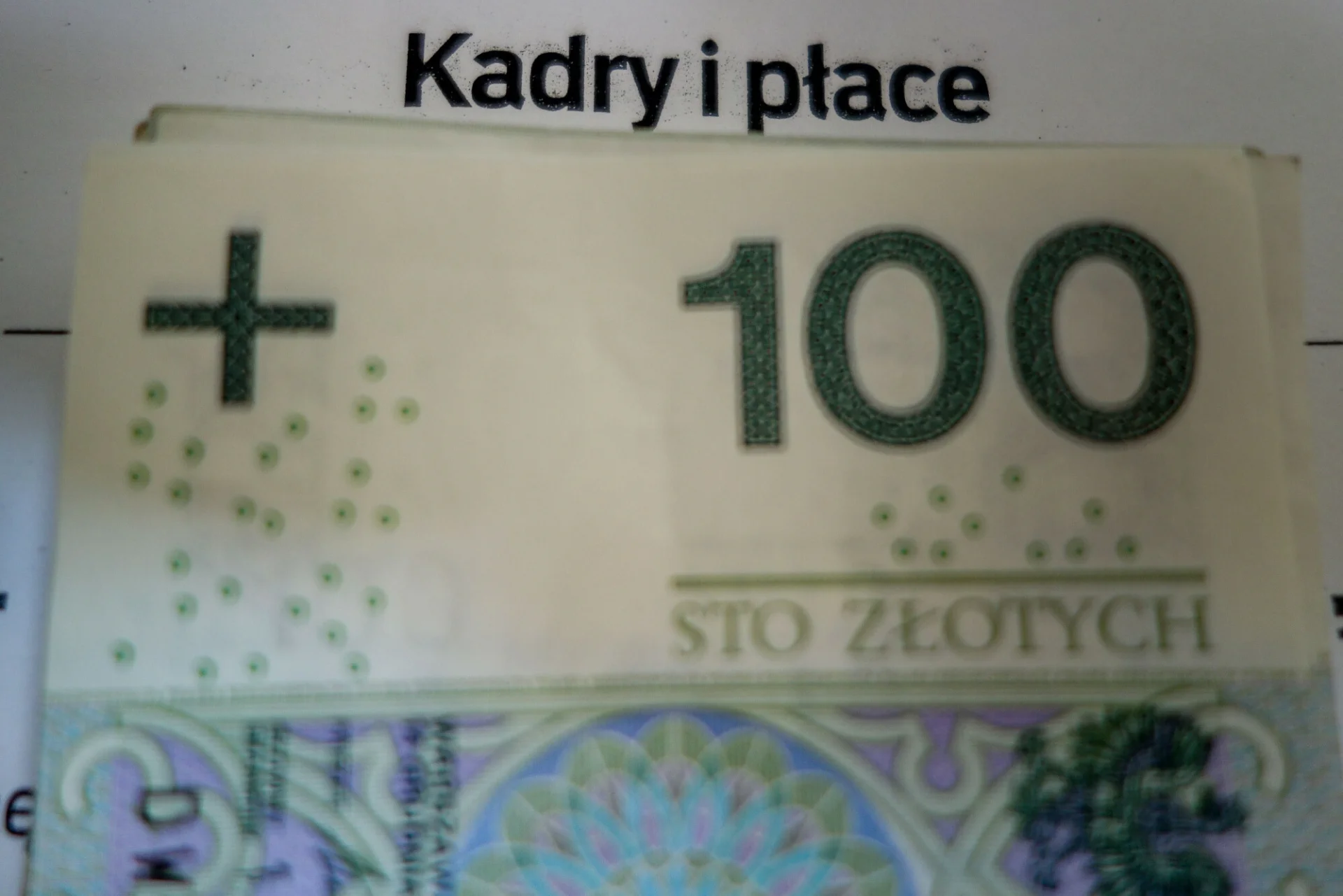 Kto może dostać nagrodę jubileuszową? I ile wynosi?