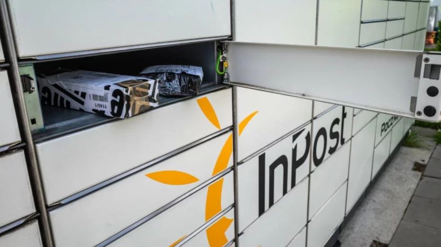 InPost proponuje klientom nową usługę, mini paczkę.
