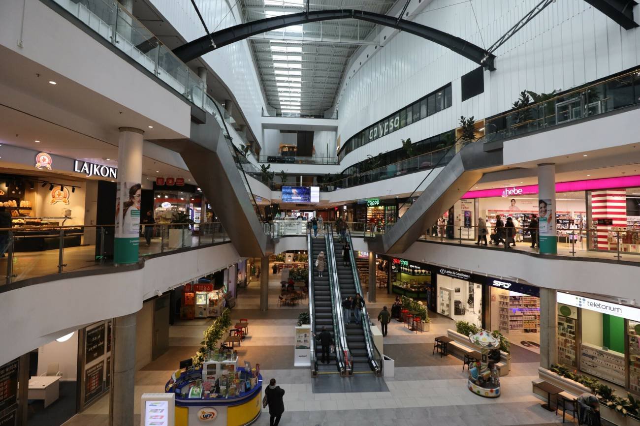 Uniqlo otwiera pierwszy sklep w Polsce. Nazywany "japońską Zarą"