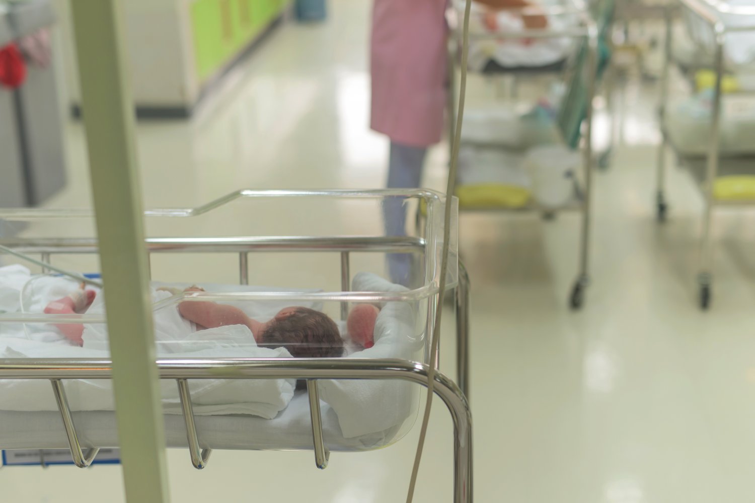 13-latka urodziła dziecko w parku rozrywki. Dziecko jest w ciężkim, ale stabilnym stanie.