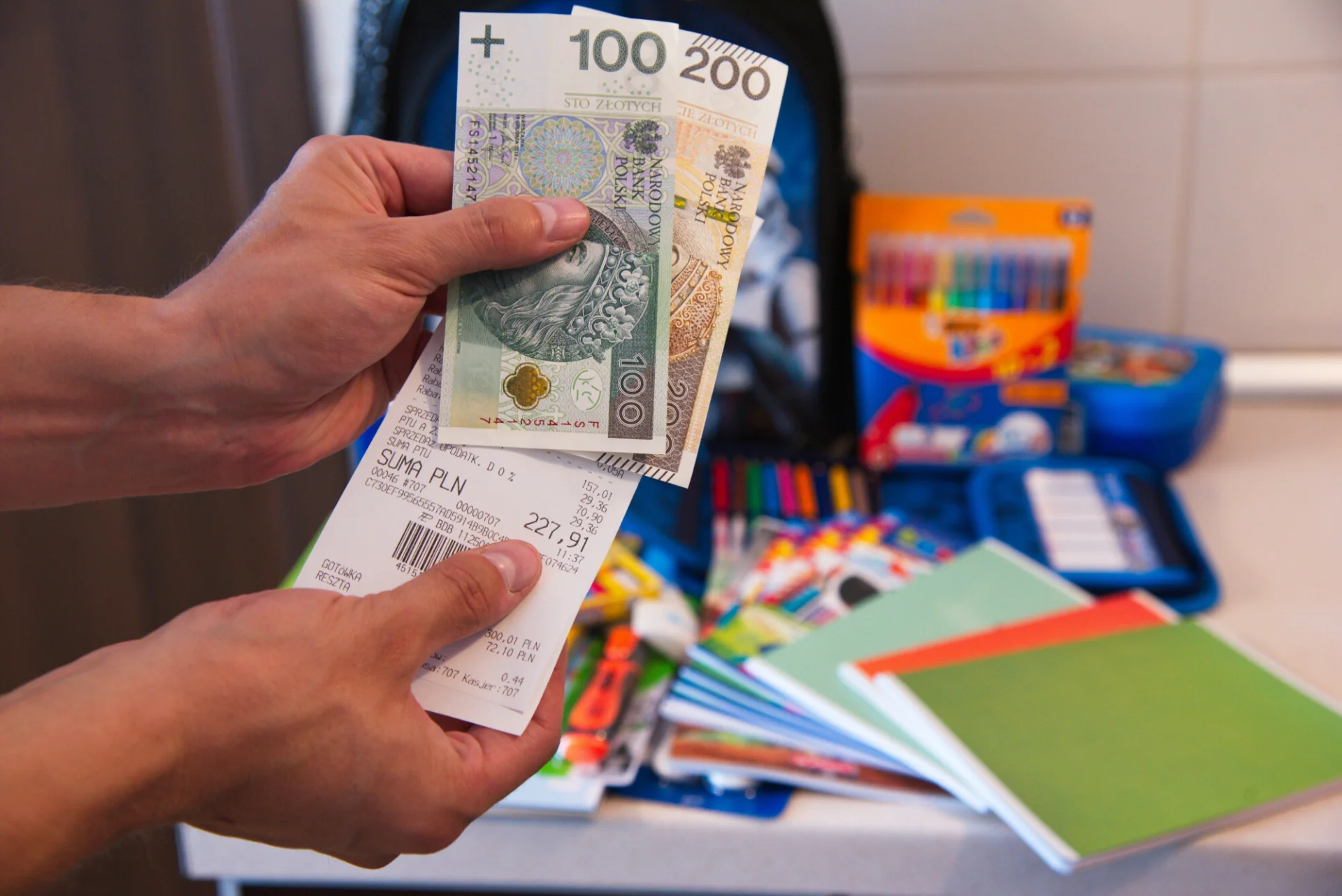 300 plus dobry start wyprawka szkolna dodatkowe 100 zł zus zasiłek rodzinny