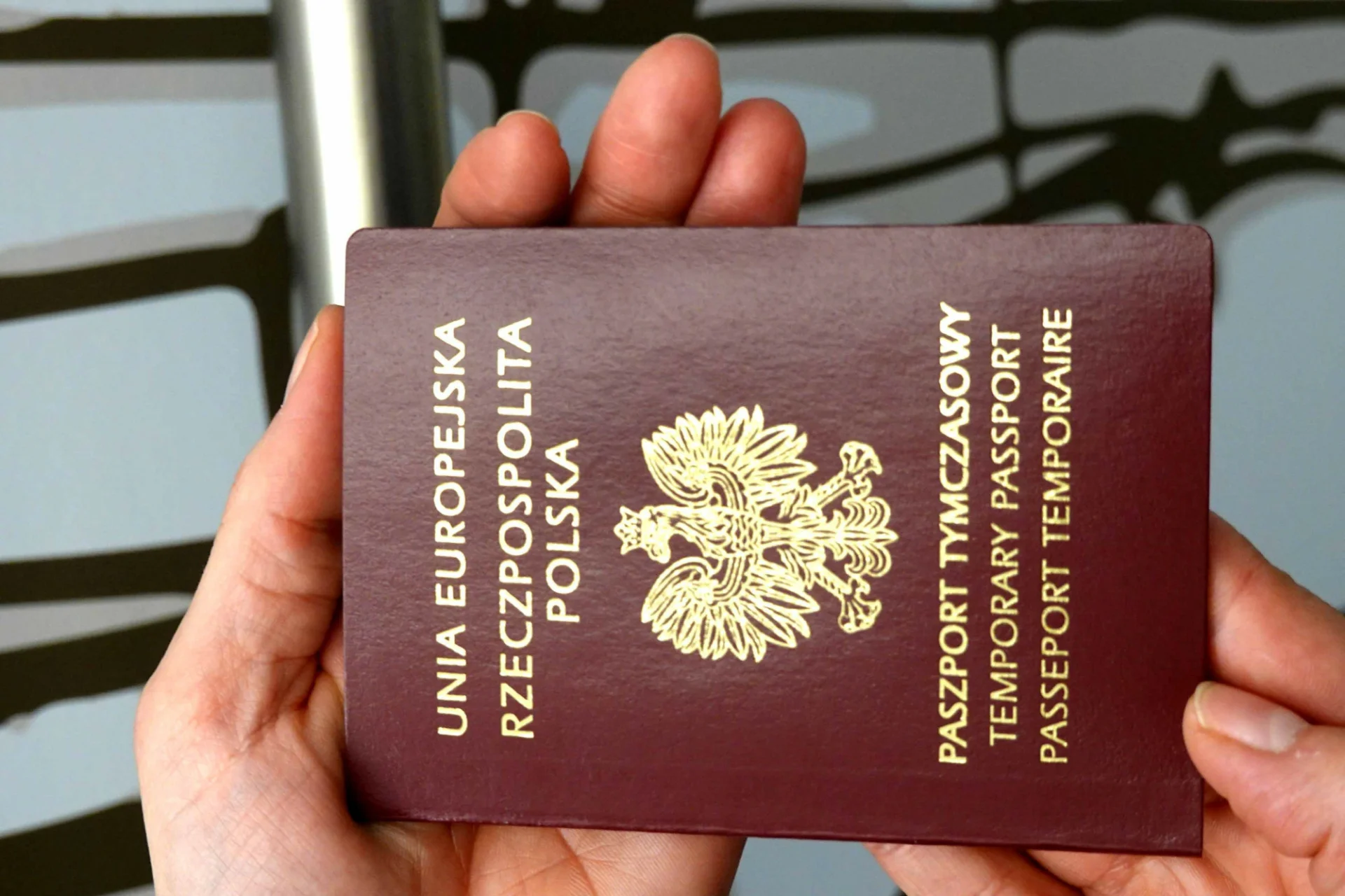 Paszport w kwadrans? Teraz to możliwe na 4 lotniskach.
