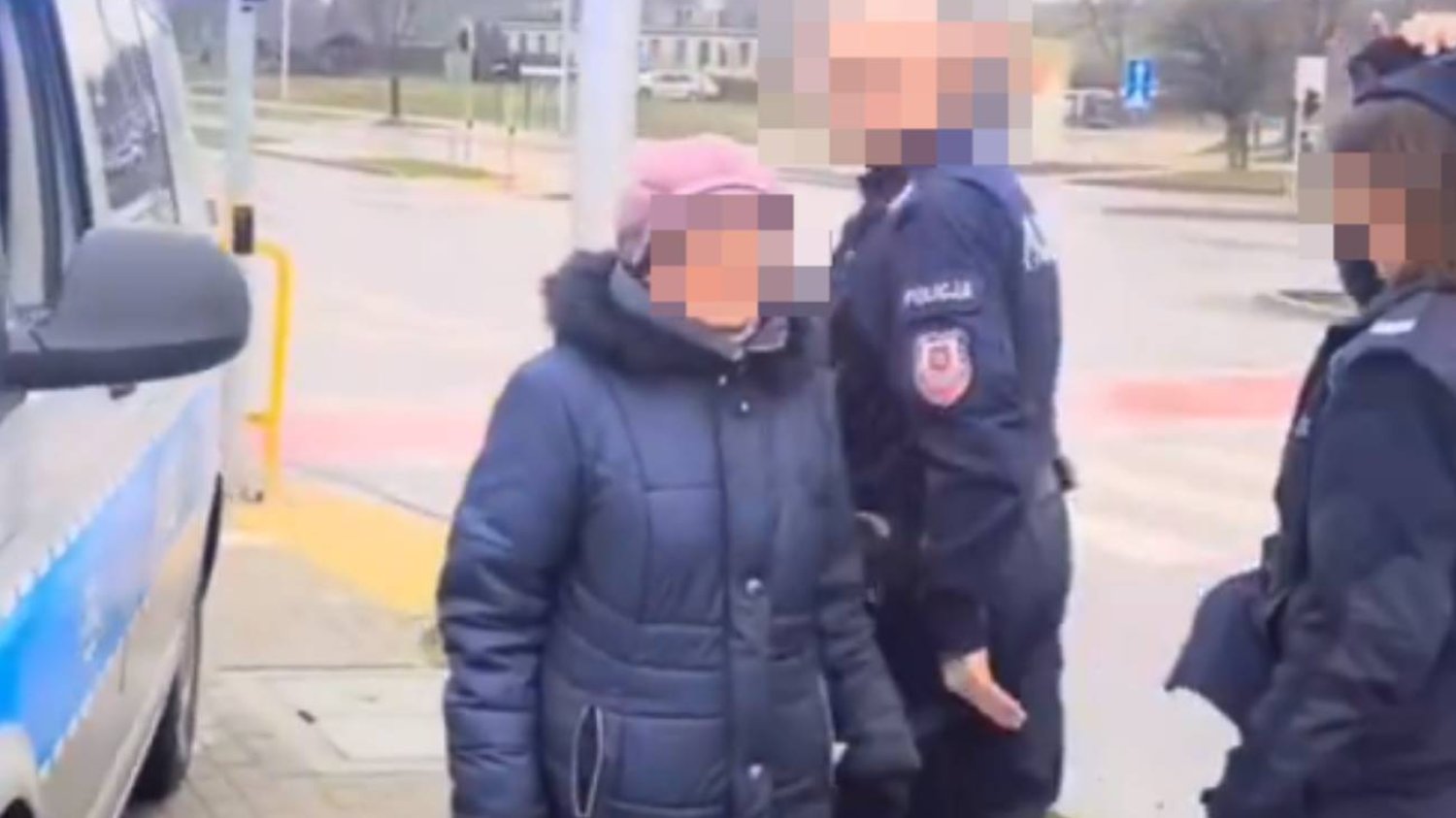 Internet grzmi po ukaraniu seniorki mandatem. Policjant zwraca uwagę