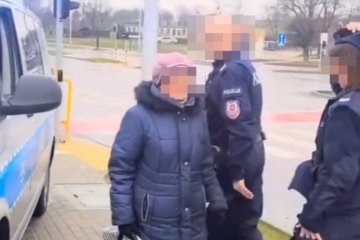 Internet grzmi po ukaraniu seniorki mandatem. Policjant zwraca uwagę