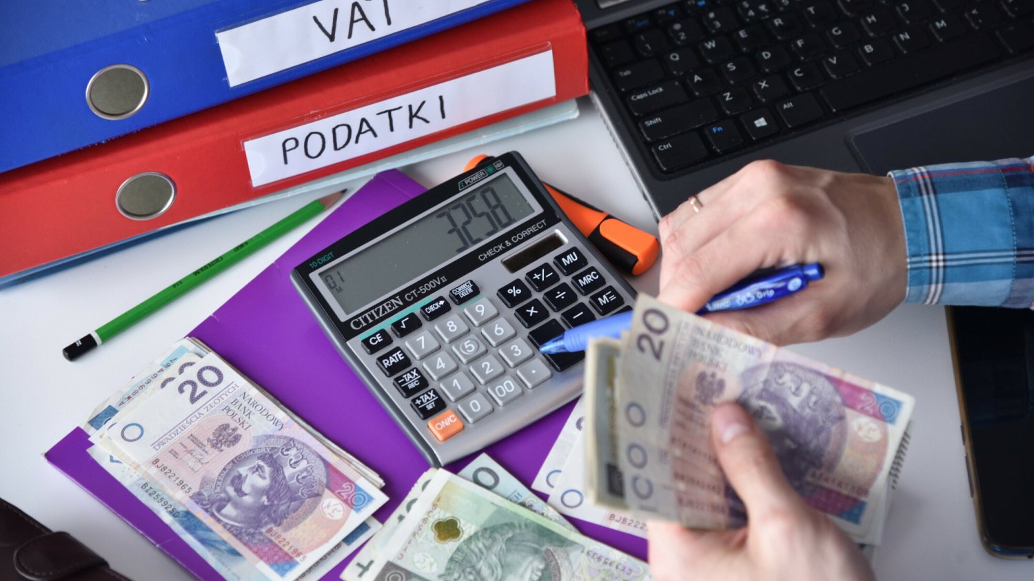 składki na zus przedsiębiorcy wzrost ile kwota wakacje od zus