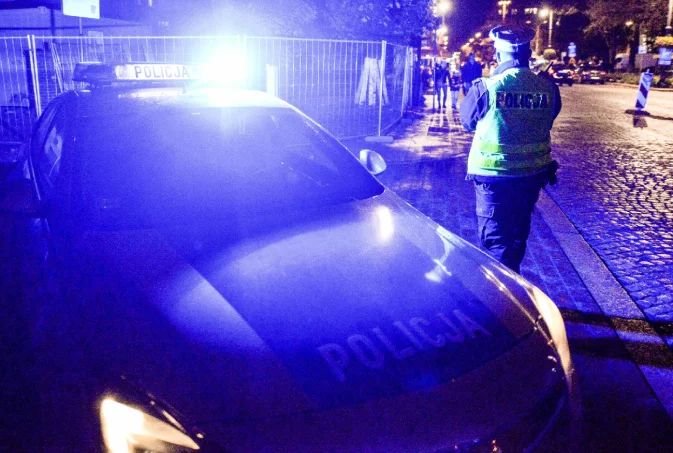 Na cmentarzu znaleziono kolejne ciało. Policja wyjaśnia sprawę.