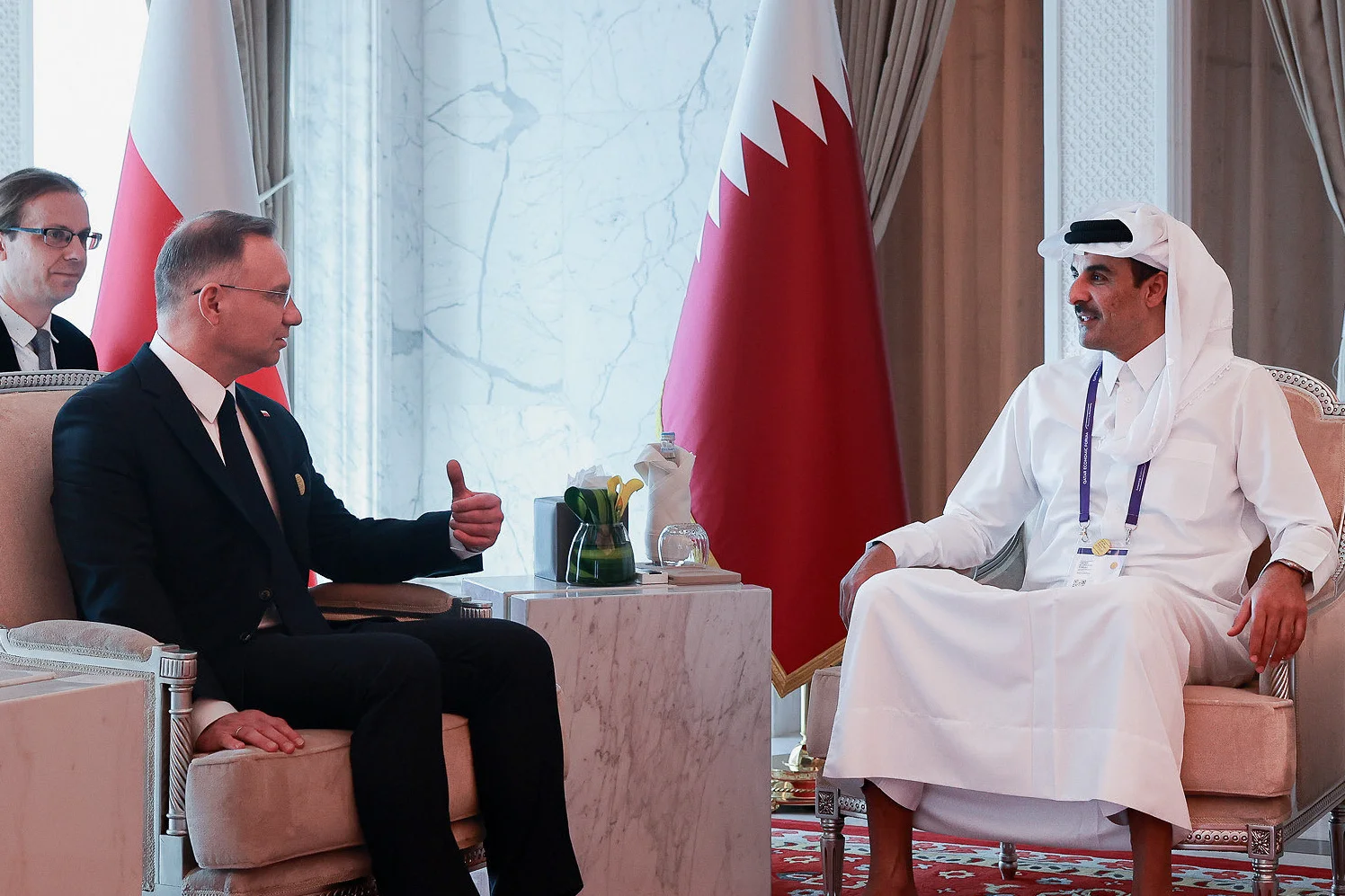 andrzej duda katar klapki zdjęcie emir komentarze reakcje internautów