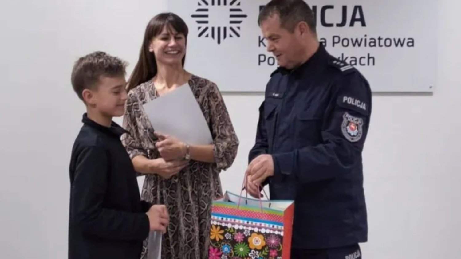 12-latek znalazł woreczek pieniędzy. Policja podziękowała za jego postawę