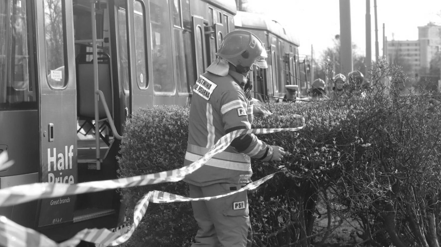 Bydgoszcz: 15-latka zginęła pod kołami tramwaju. Chłopak ją wepchnął
