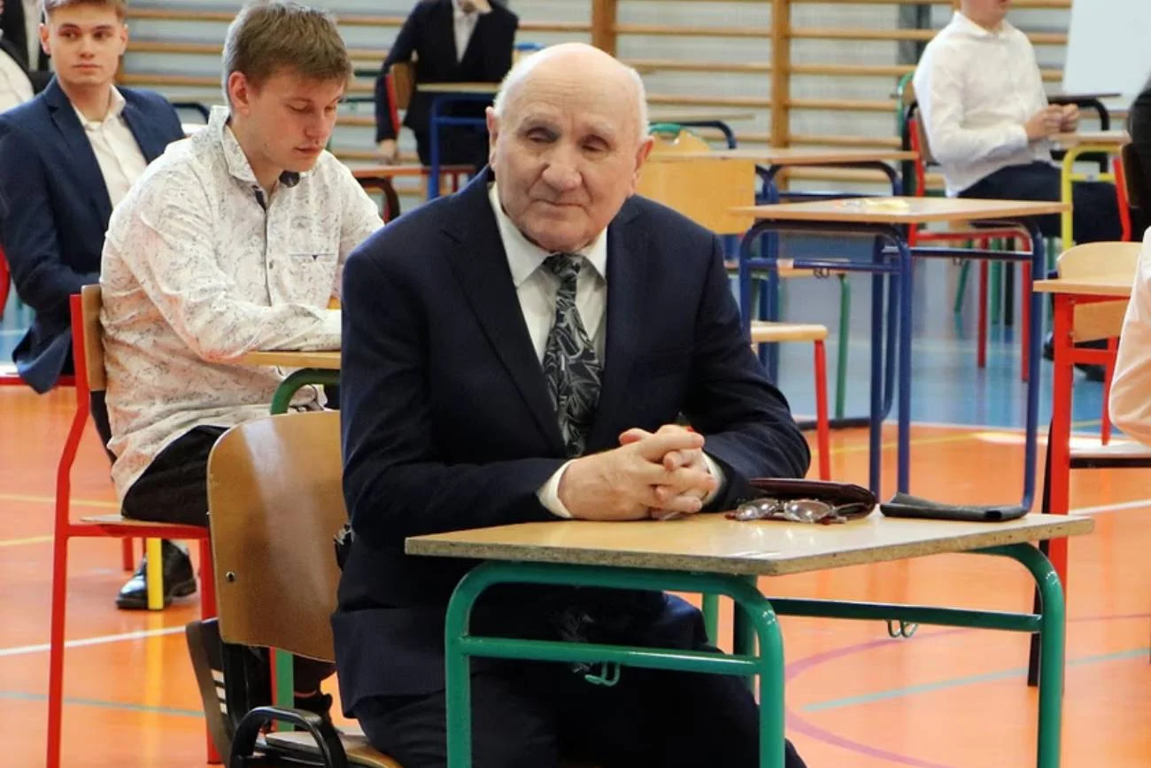 Najstarszy maturzysta oblał maturę. Pan Józef z Kalisza planuje poprawkę