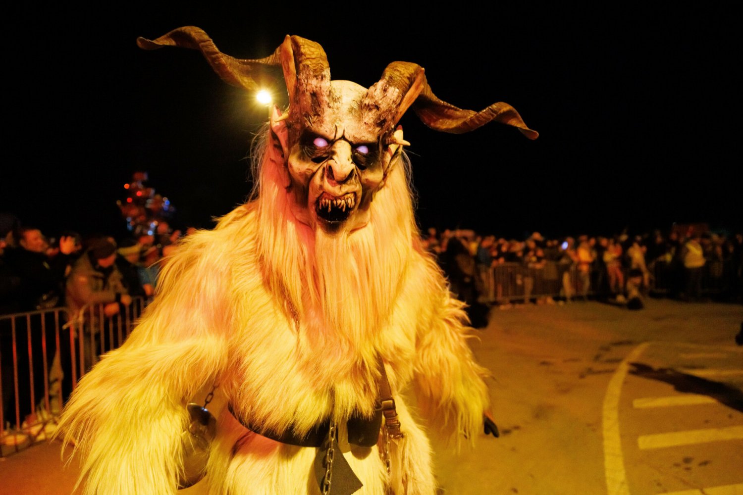 krampus co to jest św mikołaj niegrzeczne dzieci rogaty diabeł legenda historia skąd