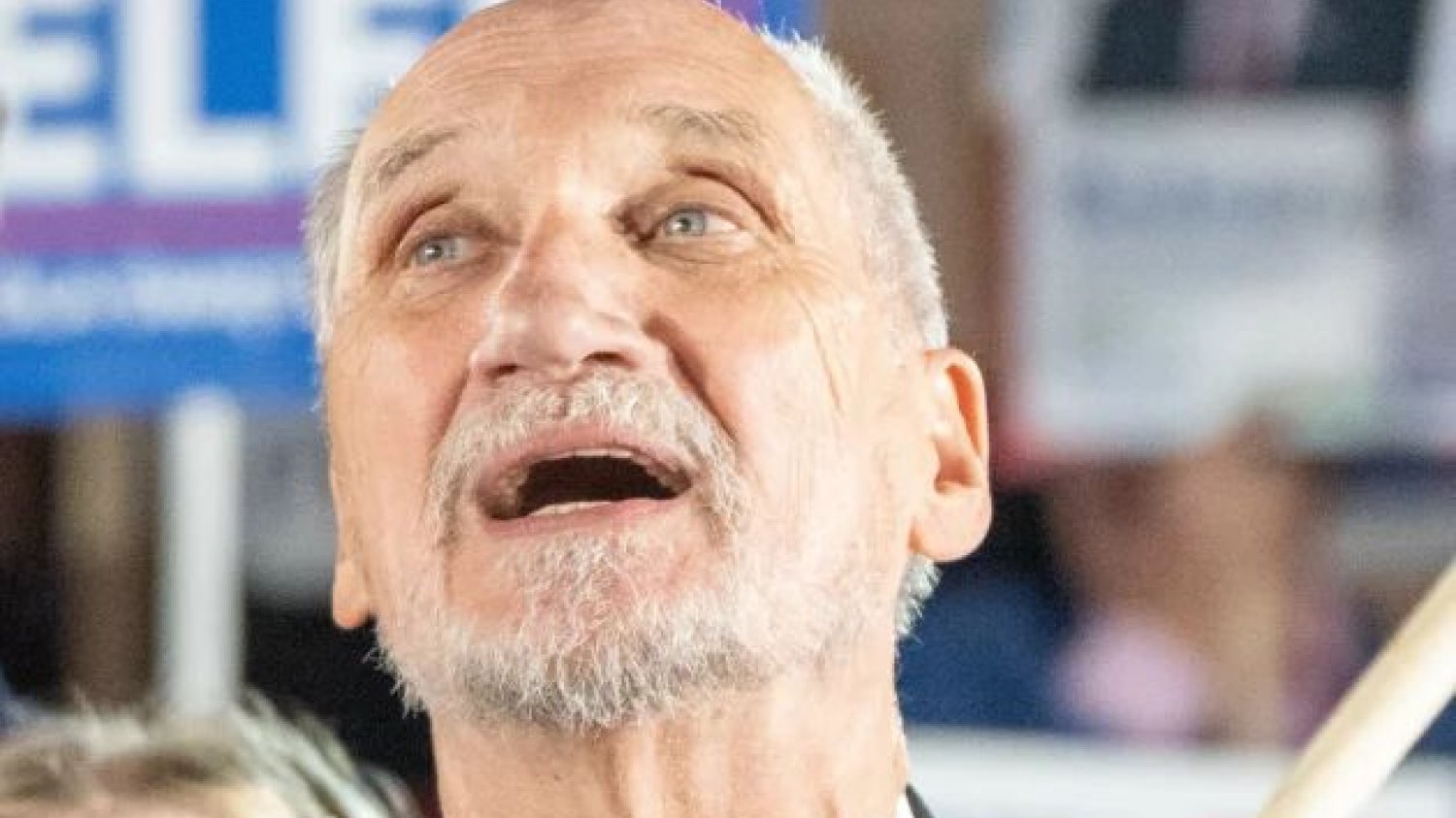 Antoni Macierewicz przekonywał w Radiu Maryja, że rząd Tuska działa na rzecz Putina ws. katastrofy smoleńskiej.