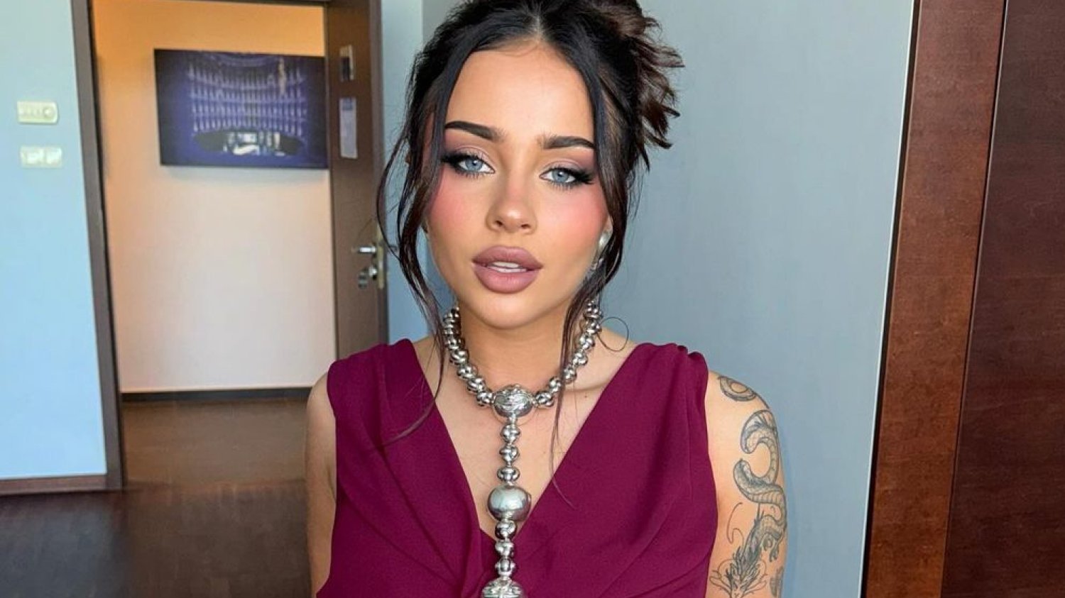 fagata zdjęcia onlyfans bez make-upu makijaż instagram komentarze