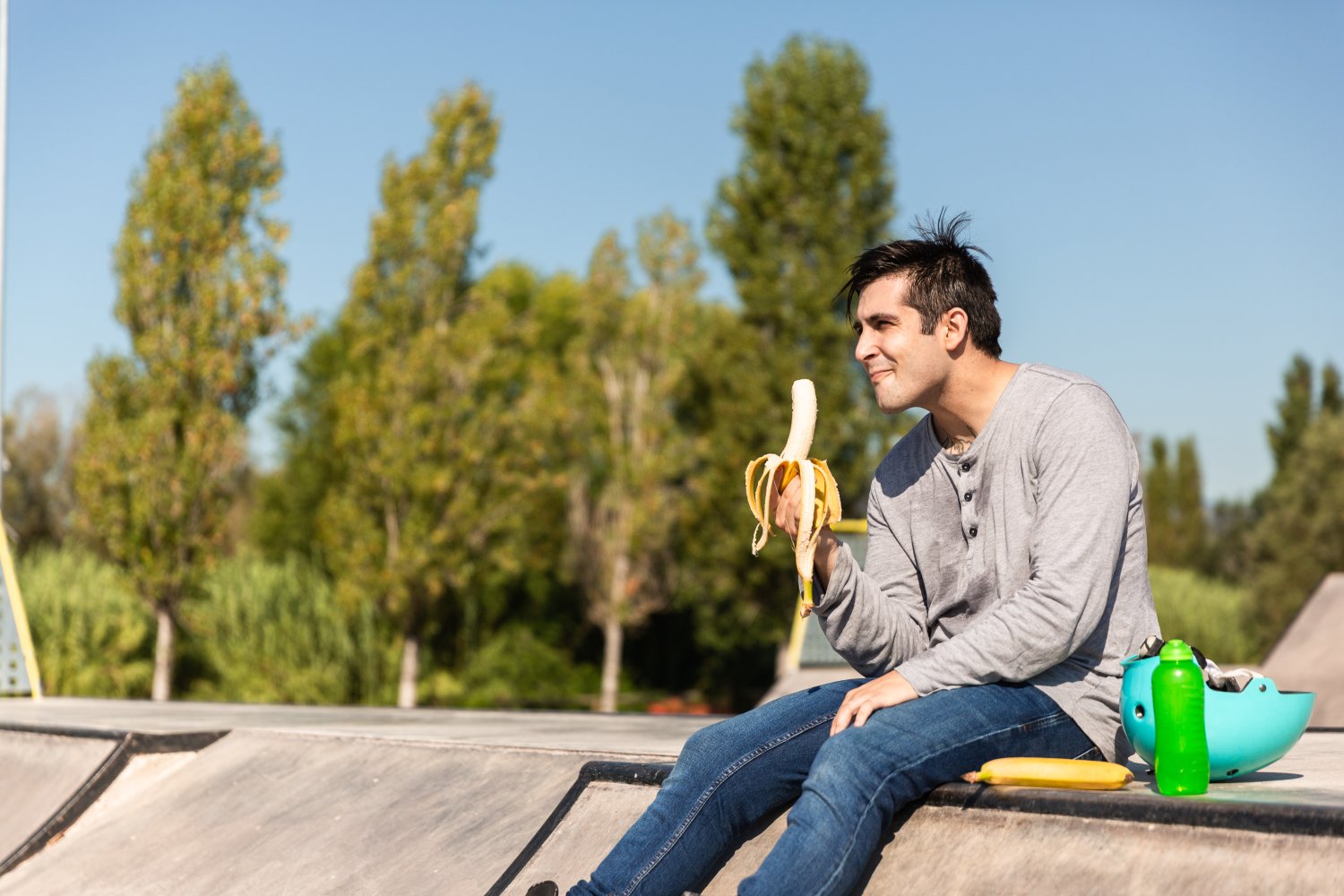 Kto powinien unikać jedzenia bananów?