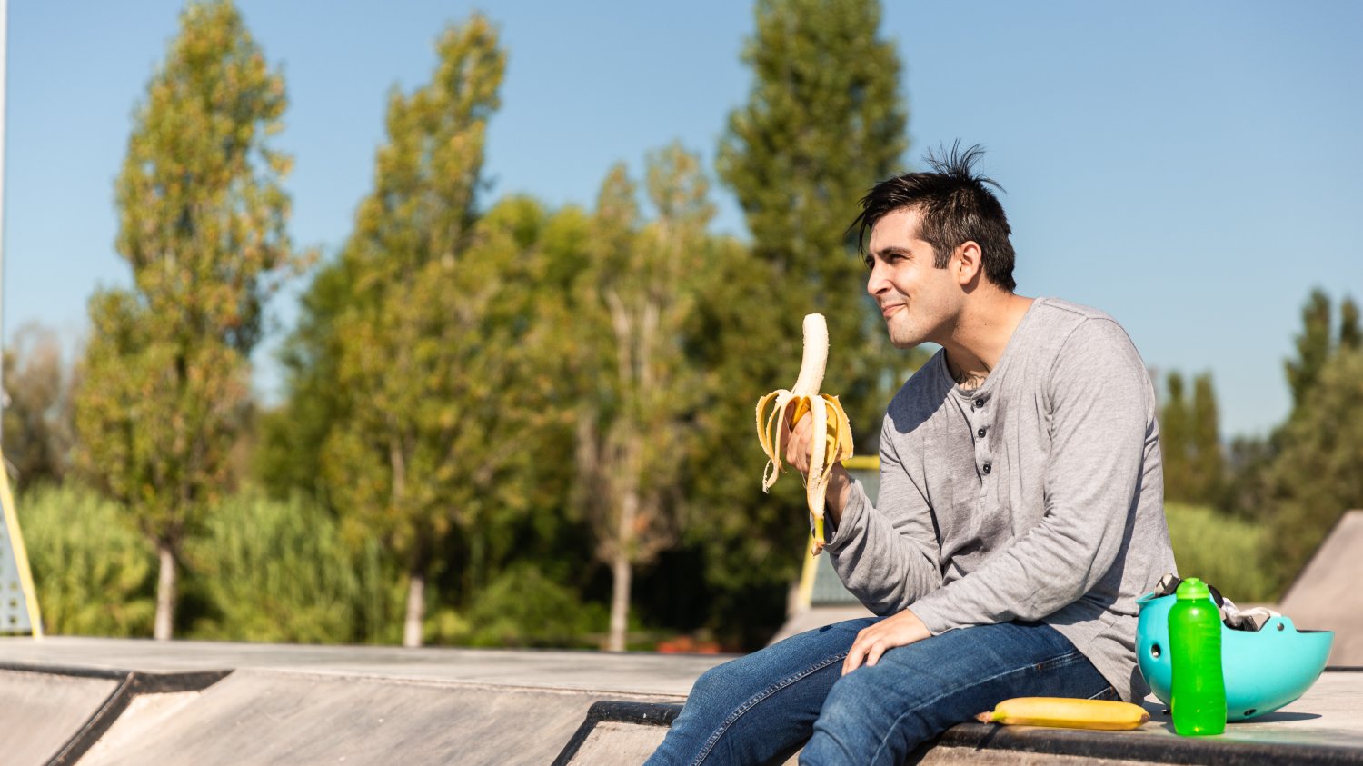 Kto powinien unikać jedzenia bananów?
