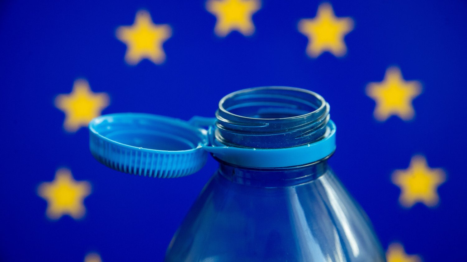 nakrętki od butelek unia europejska jakie jeszcze zmiany plastikowe sztućce opakowania dyrektywa sup