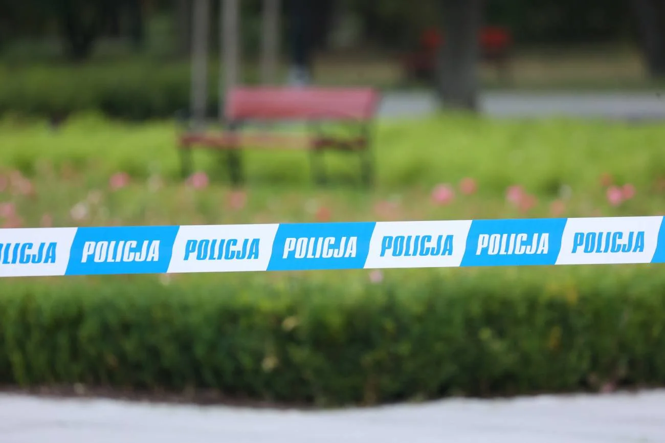 Noworodek znaleziony w reklamówce przy koszu. Wiadomo, kim jest matka