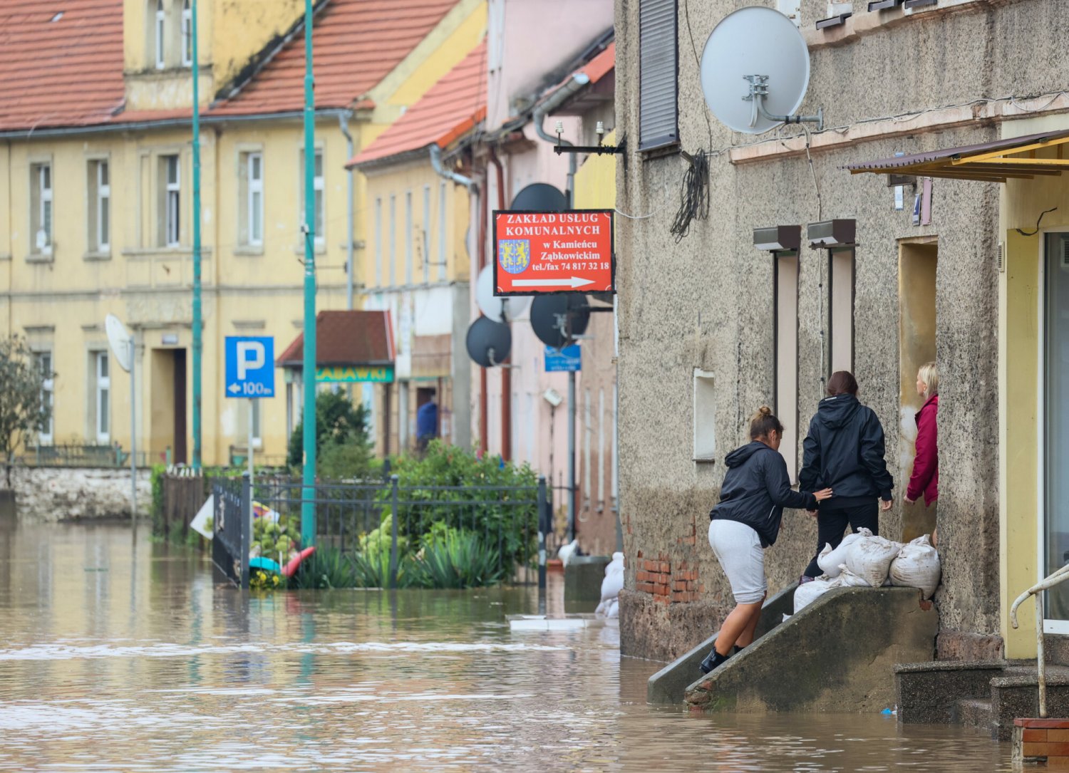 Jak ratować się przed powodzią? Rady mogą uratować życie
