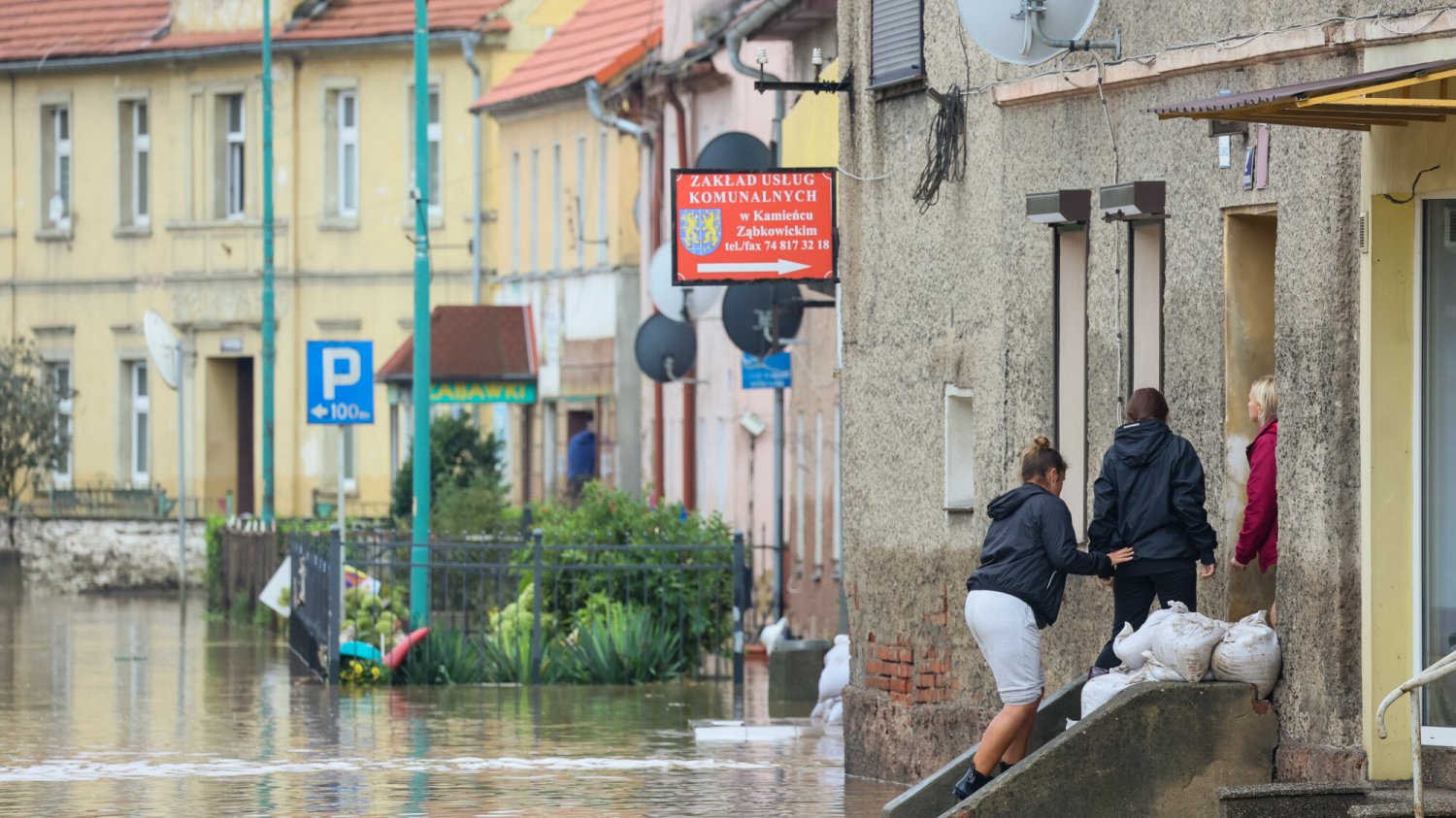 Jak ratować się przed powodzią? Rady mogą uratować życie