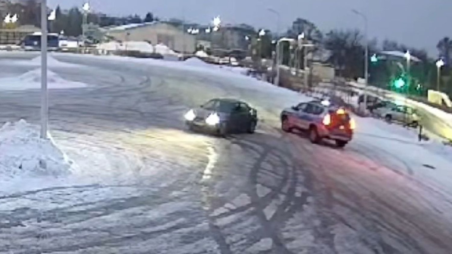 Policjanci z Piaseczna pochwalili się brawurową interwencją na miejskim targowisku w Piasecznie.