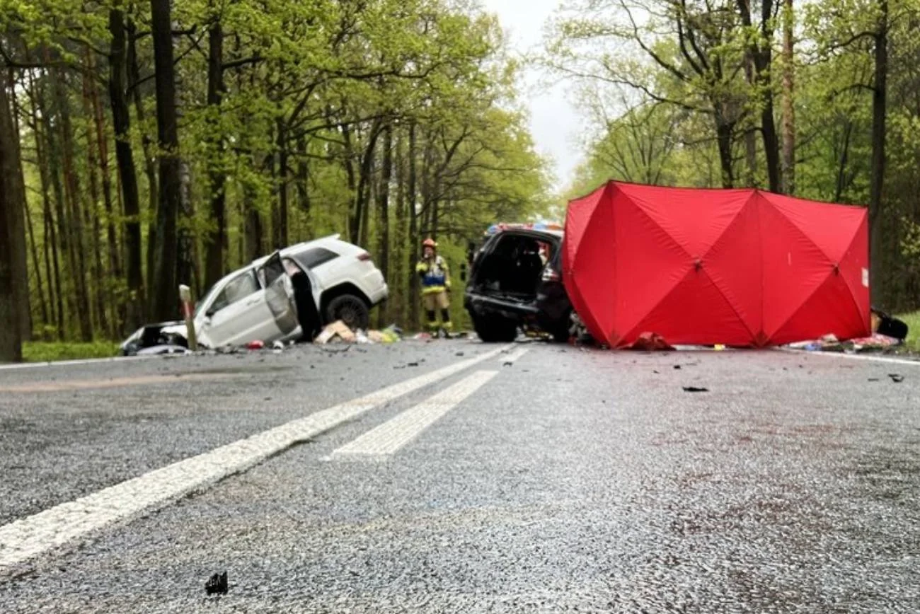 Bargłówka: matka i córka zginęły na drodze śmierci. Dzieci w szpitalu