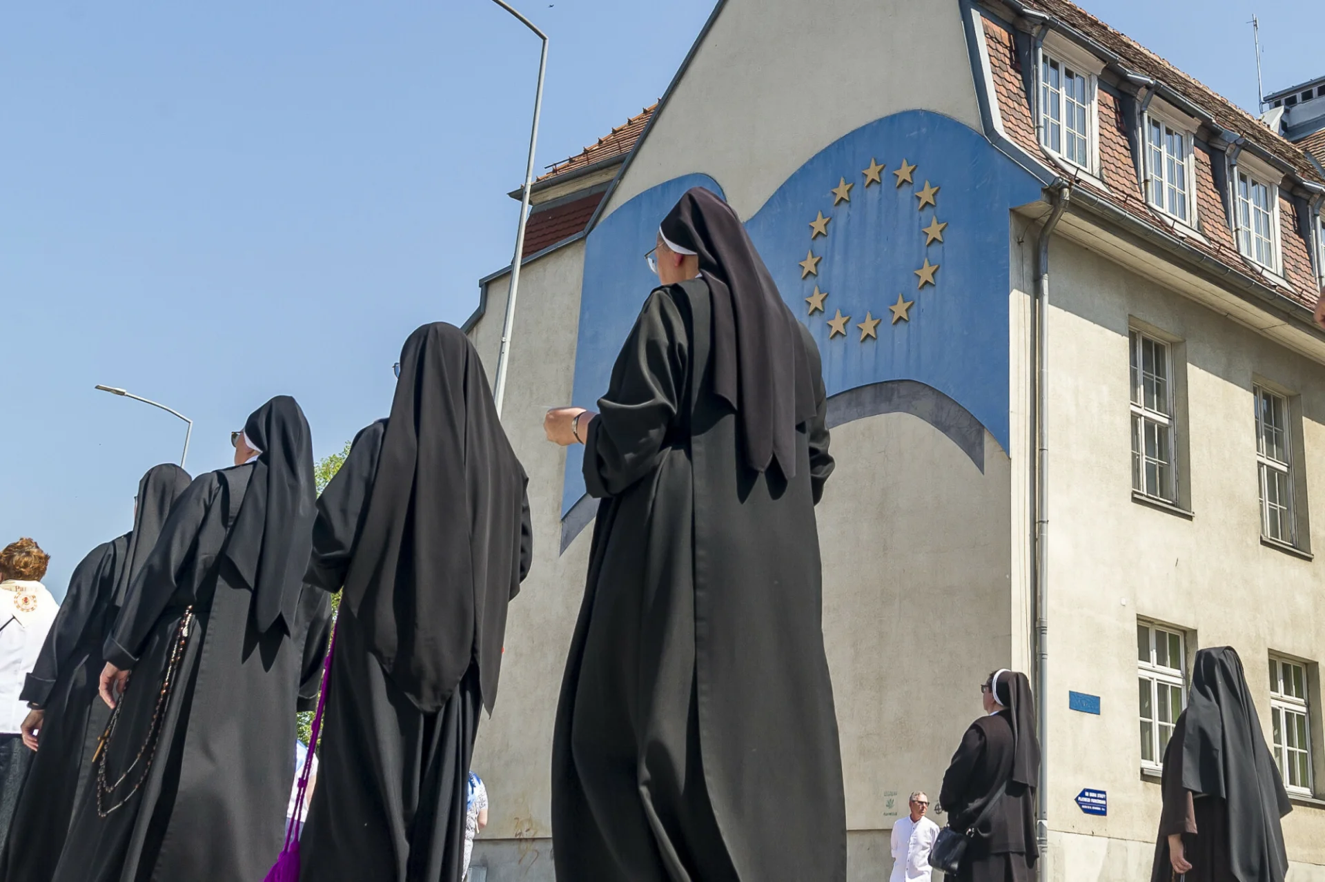 zakonnice emerytury ile księża świadczenia emerytalne pieniądze