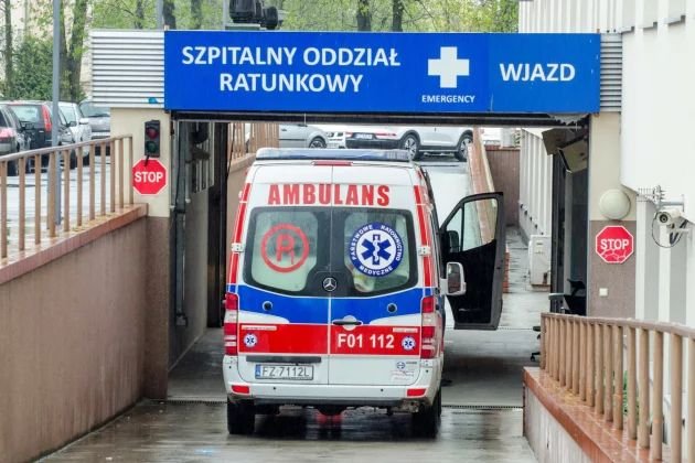 Dramat na Śląsku. 2,5-letnie dziecko połknęło żrącą substancję.