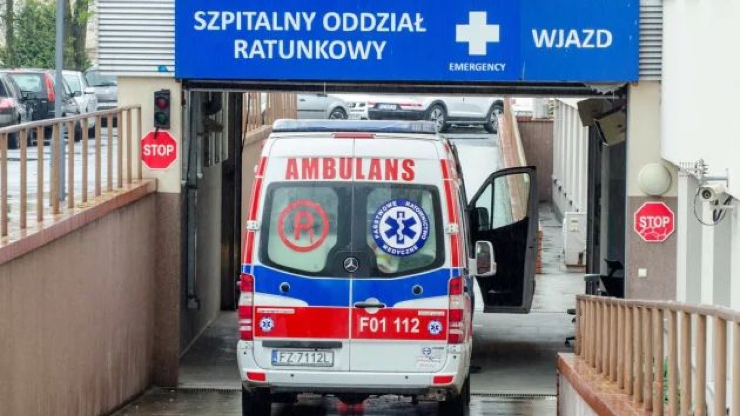 Dramat na Śląsku. 2,5-letnie dziecko połknęło żrącą substancję.