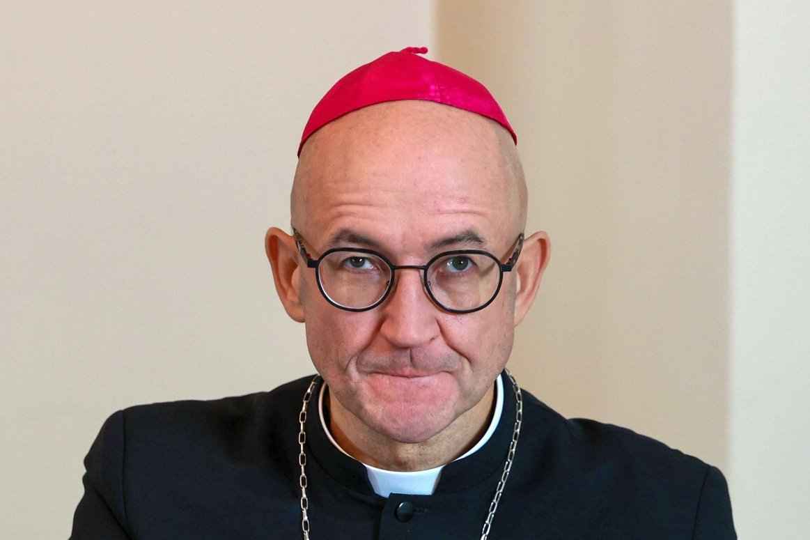 Arcybiskup Galbas zwrócił się do rodziny mężczyzny, który zmarł w mieszkaniu księdza.