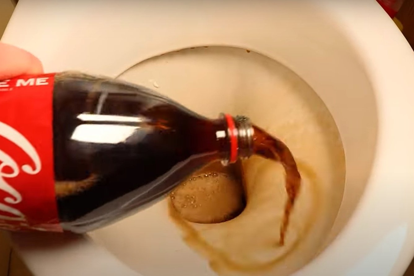 domowe sposoby zacieki kamień plamy w tolecie muszkli klozetowej coca cola soda boraks ocet domowe sposoby zacieki kamień plamy w tolecie muszkli klozetowej coca cola soda boraks ocet