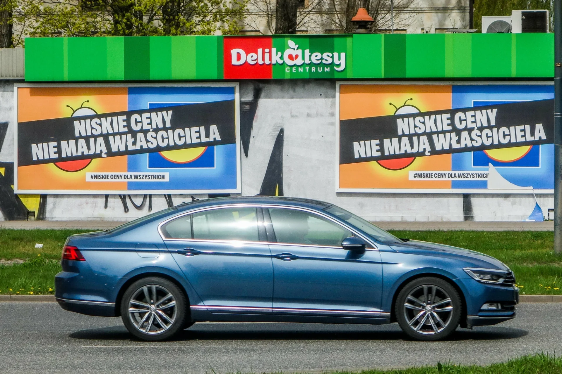 tani węgiel na grilla promocja delikatesy centrum biedronka lidl cena