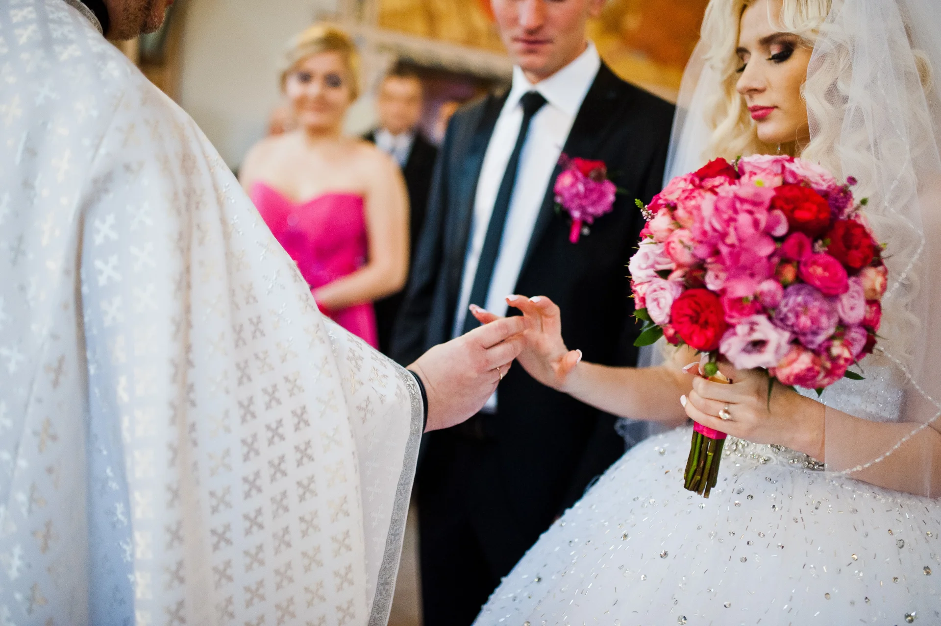 Ile brał Jezus za udzielenie ślubu? Takie pytanie zadała księdzu internautka.