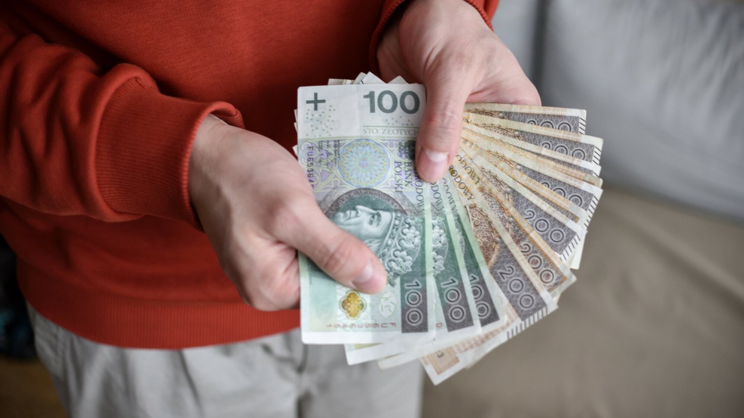 średnie zarobki polska 2024 gus wynagrodzenie rekord