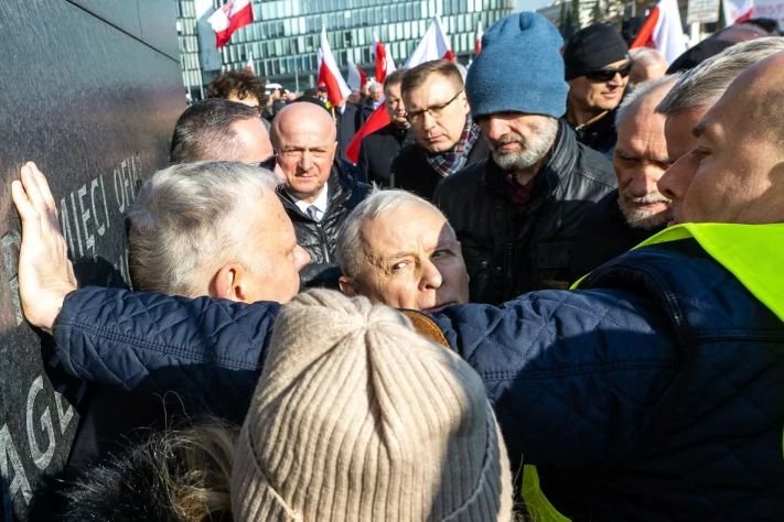 Jarosław Kaczyński może mieć kłopoty po miesięcznicy smoleńskiej 10 marca 2024.