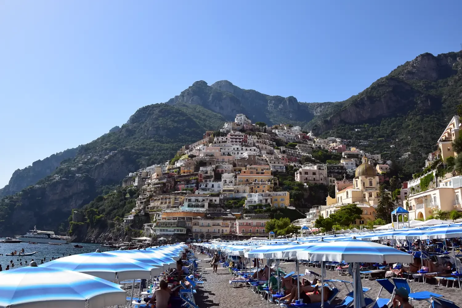 Positano na Wybrzeżu Amalfitańskim tak wygląda. Positano na Wybrzeżu Amalfitańskim tak wygląda.