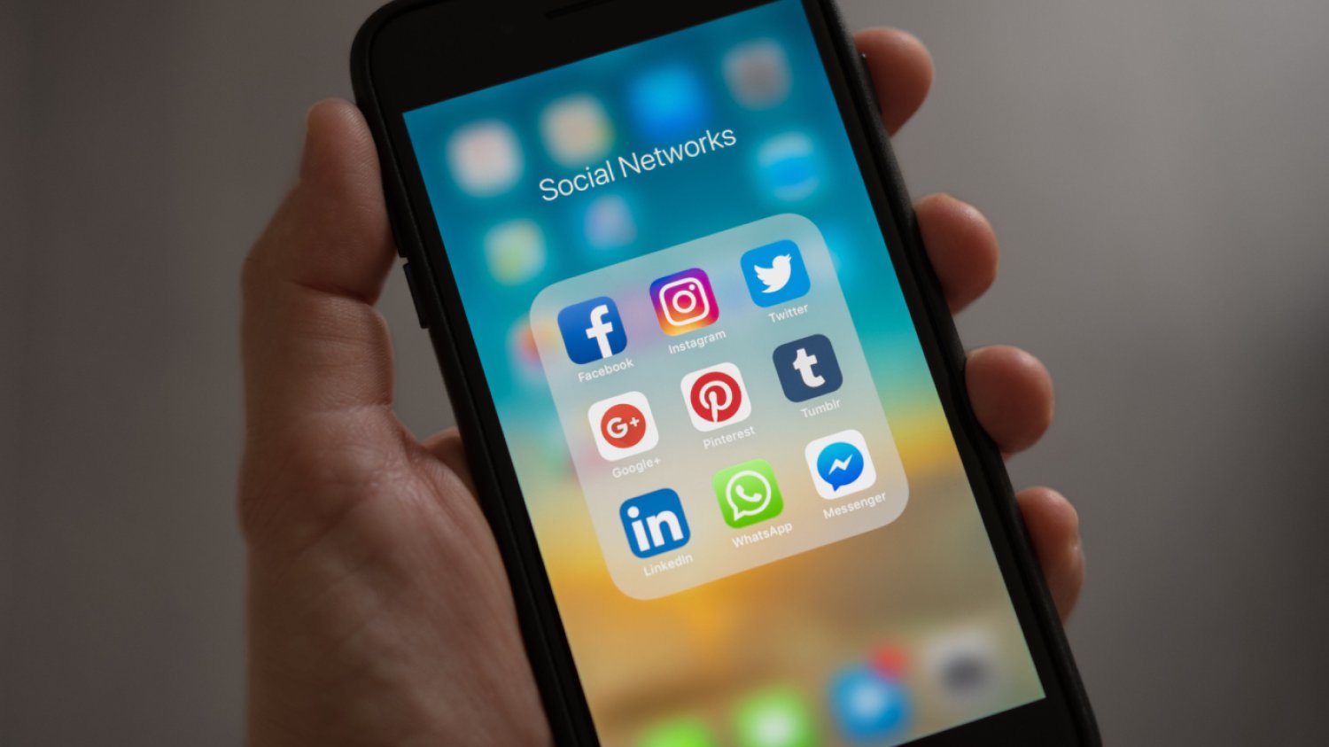 Raport ws. social mediów. Prawie połowa zrezygnuje, jeżeli staną się płatne