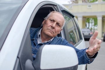 Tarnobrzeg. Kierowca volkswagena uderzył pięścią w twarz kobietę / zdjęcie poglądowe.