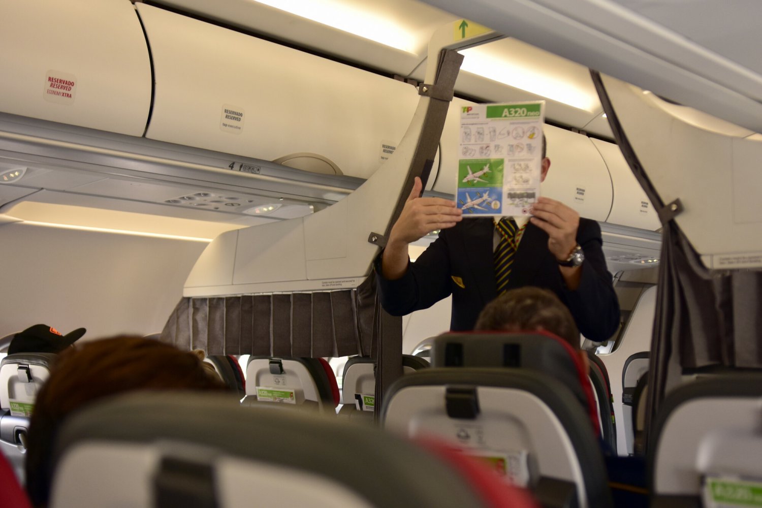 śmieć steward british airways samolot lotnisko londyn