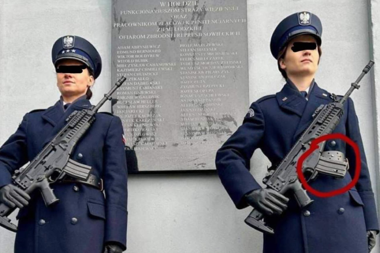 Strażniczka więzienna źle założyła magazynek broni. Ludzie drwią ze zdjęć