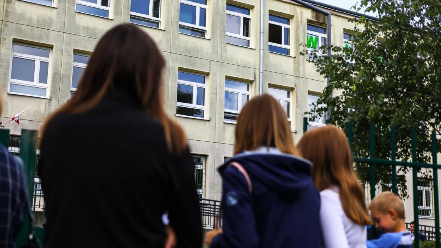 Sochaczew –13-latka urodziła dziecko. Sąsiedzi zdradzają, co się działo